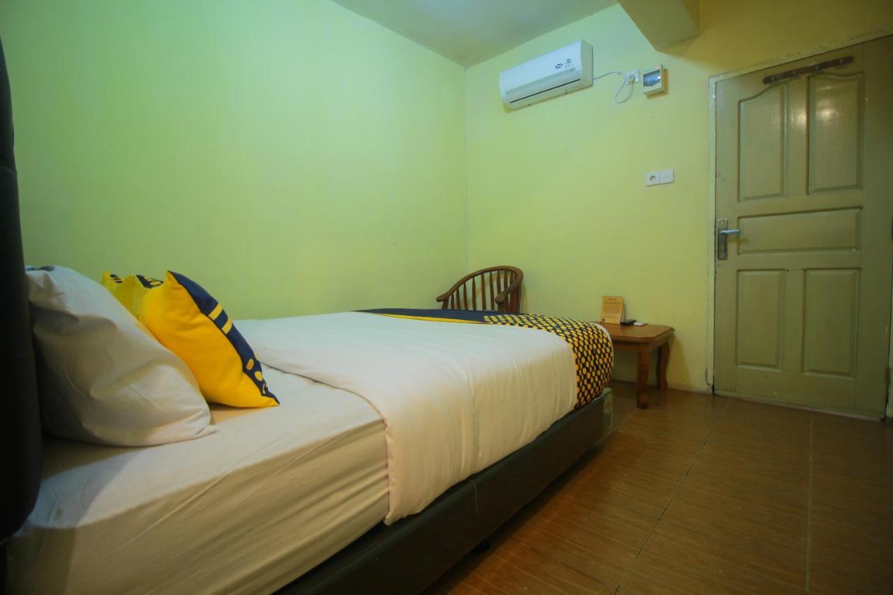 Spot On 2305 Andys Nur Penginapan Dumai Exterior foto